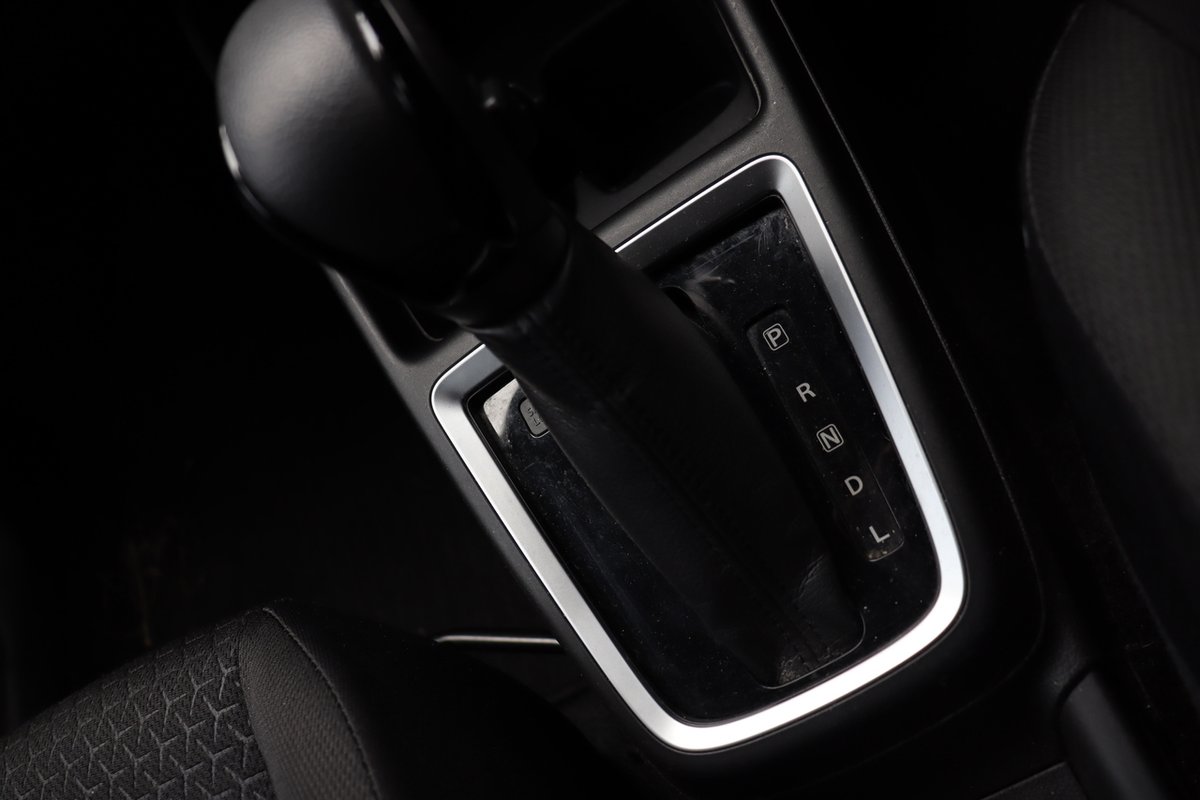 2019 Suzuki Swift GL Navigator AZ image 11