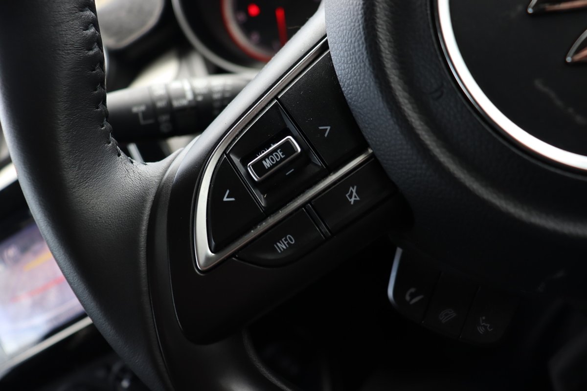 2019 Suzuki Swift GL Navigator AZ image 14