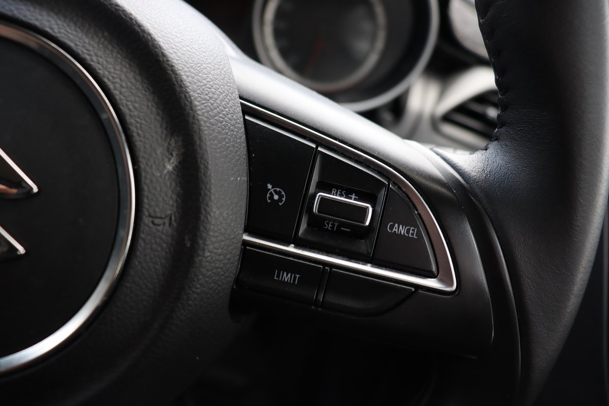 2019 Suzuki Swift GL Navigator AZ image 16