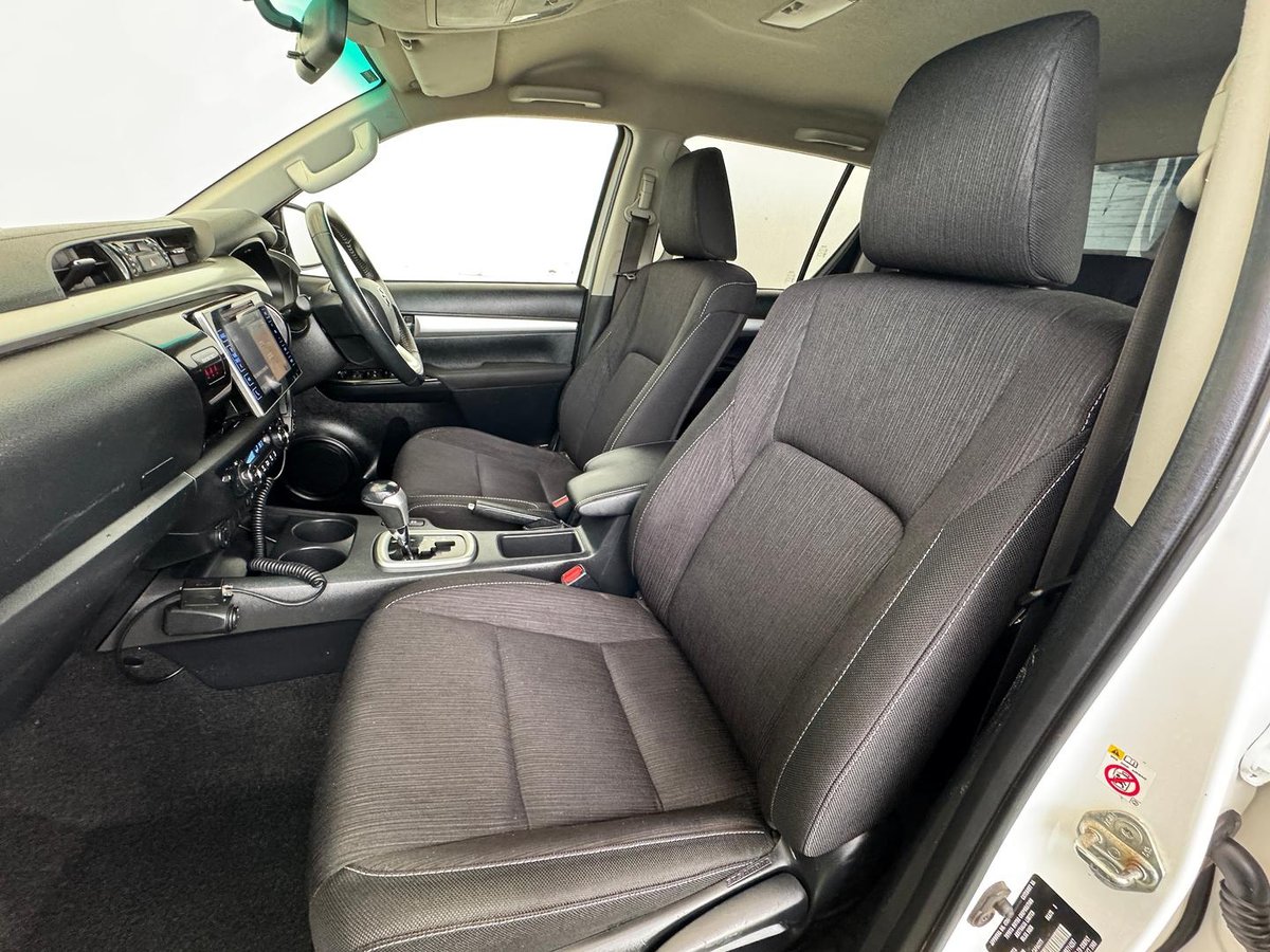 2018 Toyota Hilux SR5 GUN126R 4X4 Dual Range image 11