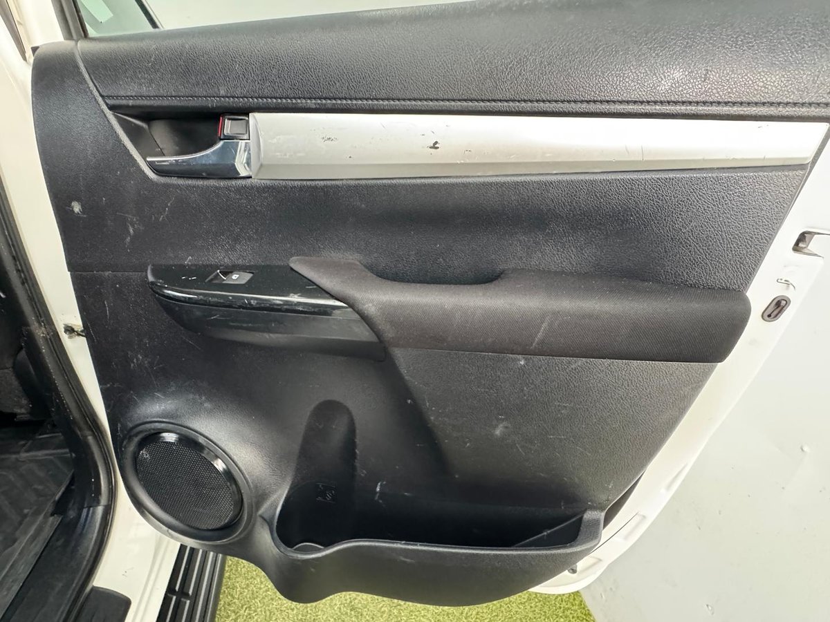 2018 Toyota Hilux SR5 GUN126R 4X4 Dual Range image 13