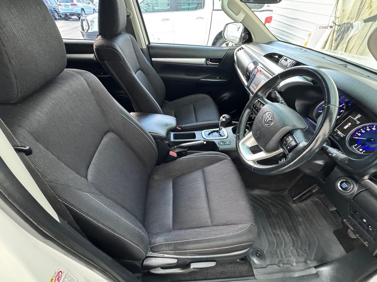 2018 Toyota Hilux SR5 GUN126R 4X4 Dual Range image 8