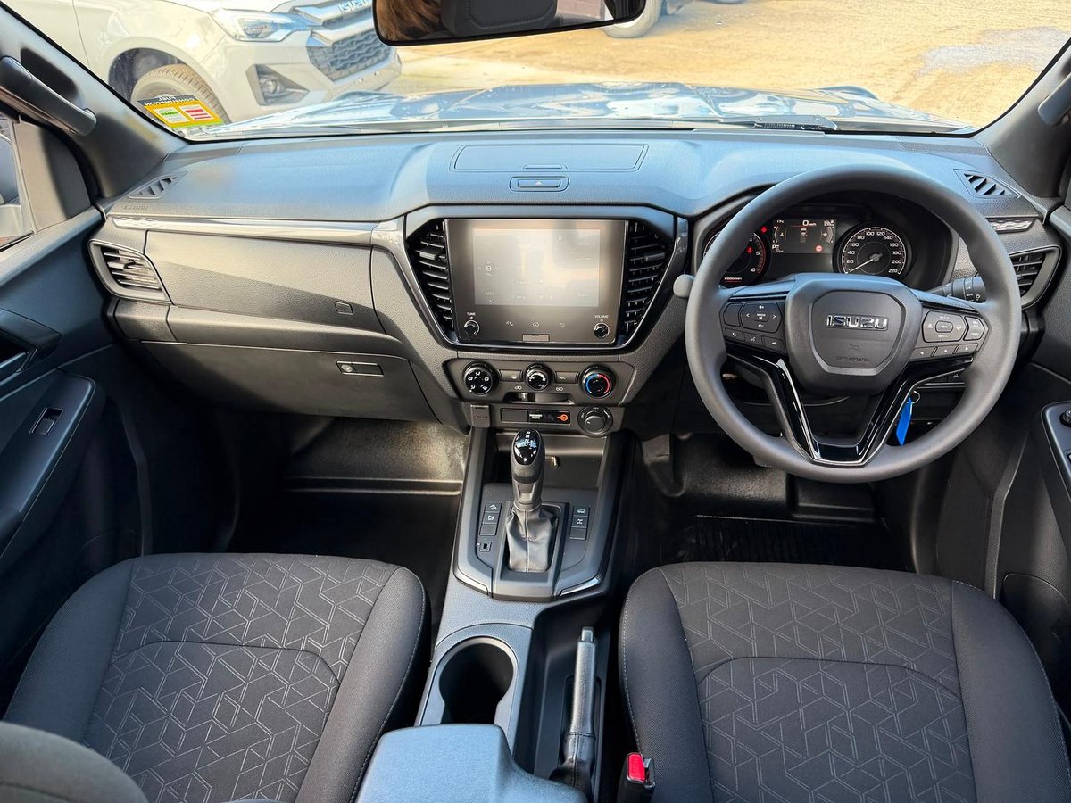 2026 Isuzu D-MAX X-RIDER MY25.5 4X4 Dual Range image 13