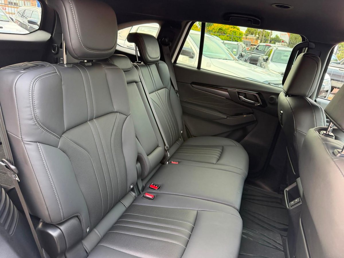 2025 Isuzu MU-X LS-T MY25.5 4X4 Dual Range image 19