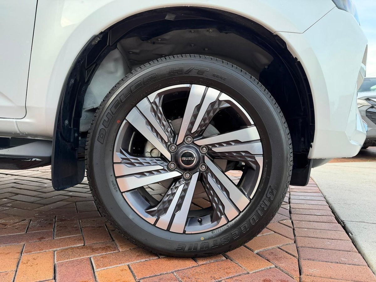 2025 Isuzu MU-X LS-T MY25.5 4X4 Dual Range image 17