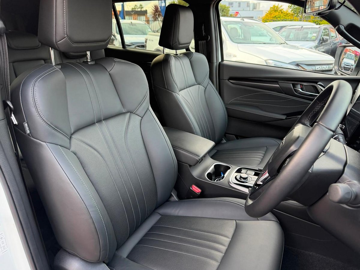 2025 Isuzu MU-X LS-T MY25.5 4X4 Dual Range image 17