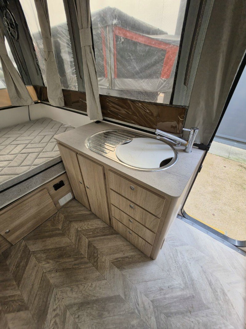 2022 JAYCO PENGUIN image 9