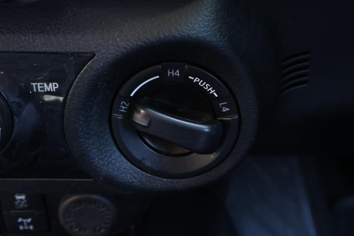 2021 Toyota Hilux SR5 GUN126R 4X4 Dual Range image 19