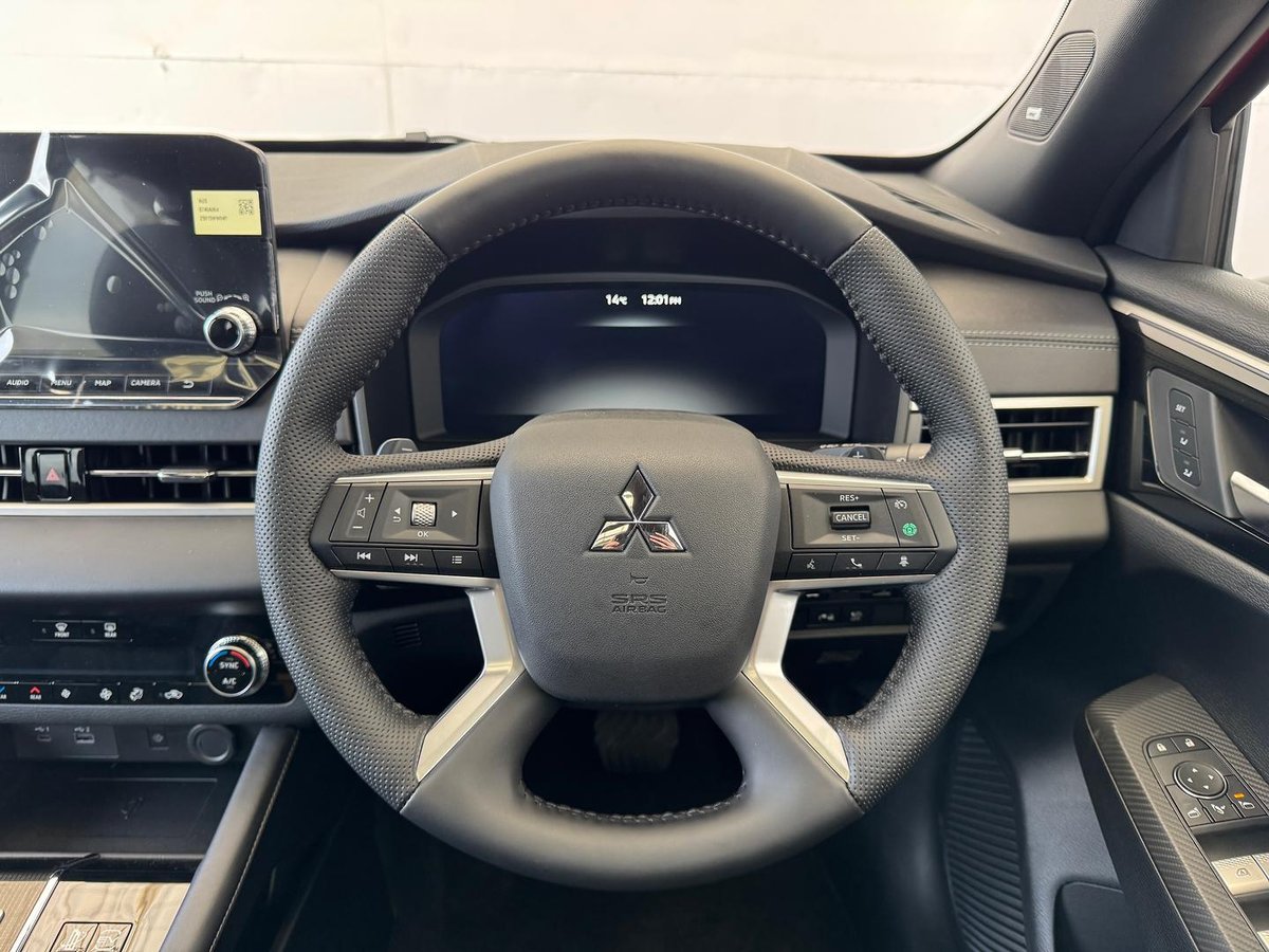 2025 Mitsubishi Outlander PHEV GSR ZM MY24 AWD image 29