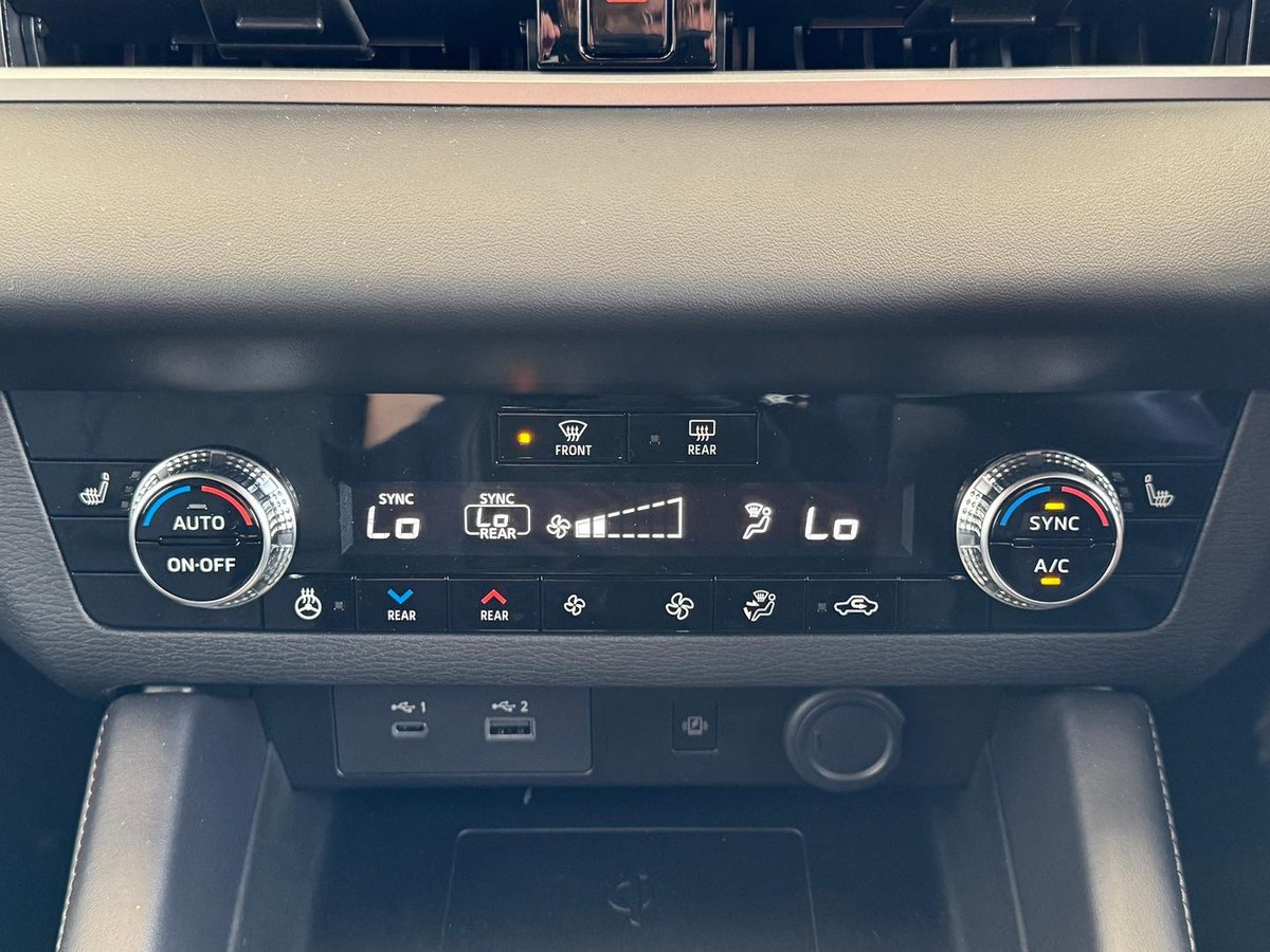 2025 Mitsubishi Outlander PHEV GSR ZM MY24 AWD image 26