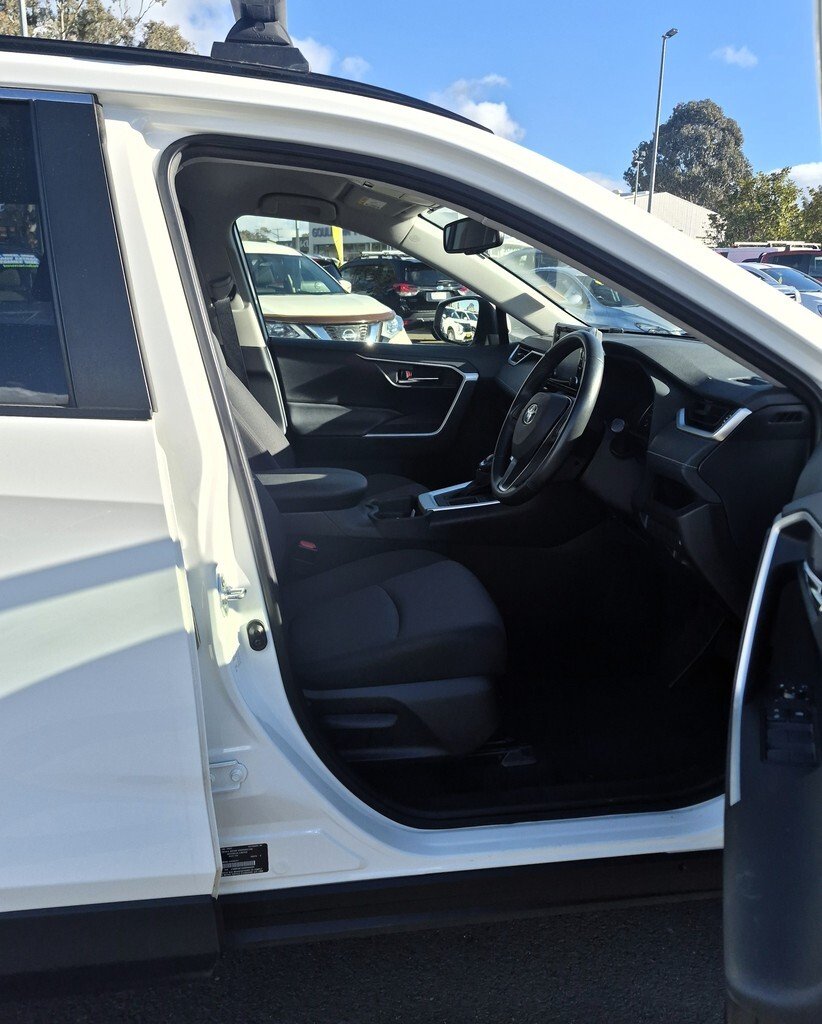 2021 Toyota RAV4 image 10