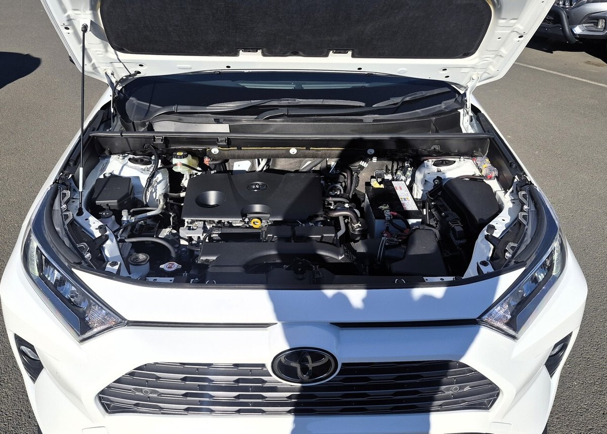 2021 Toyota RAV4 image 12