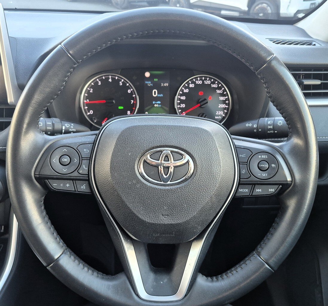 2021 Toyota RAV4 image 14