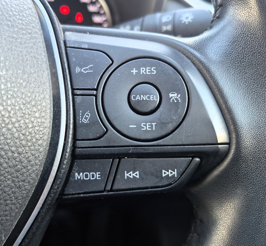2021 Toyota RAV4 image 17