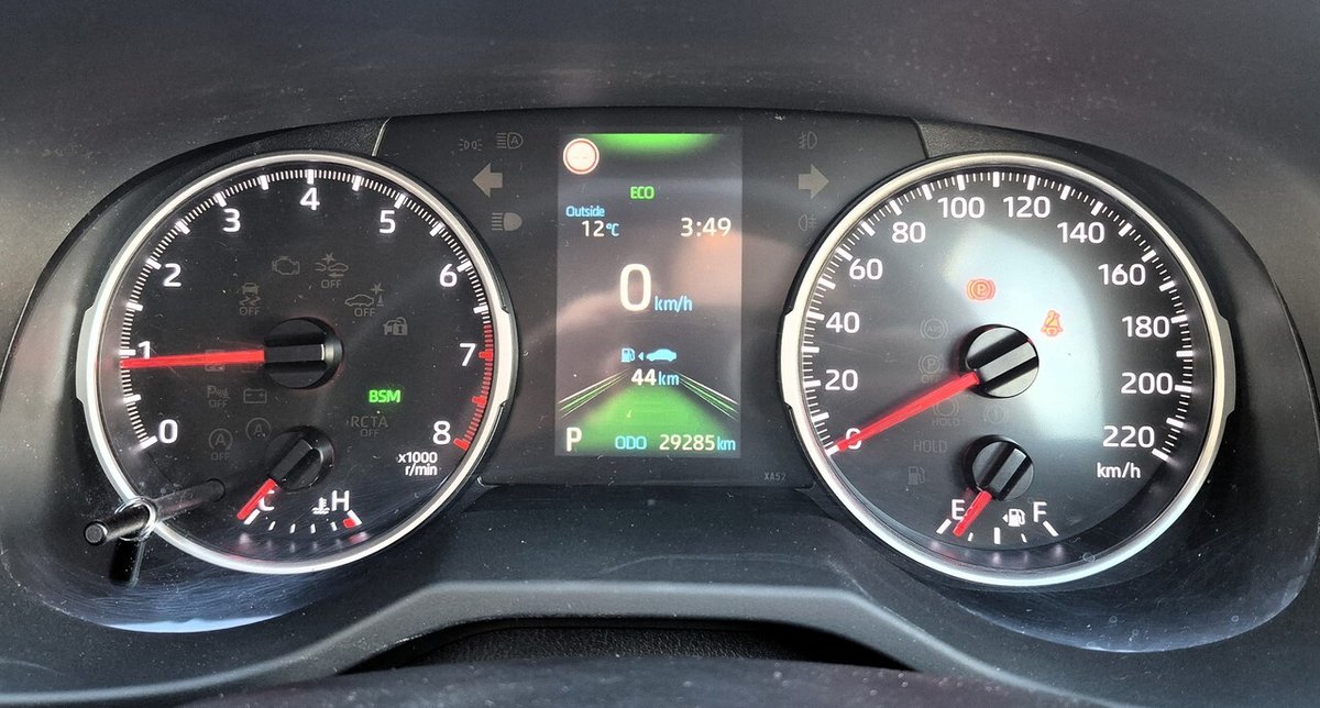 2021 Toyota RAV4 image 18