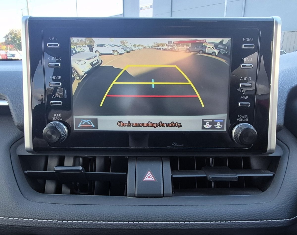 2021 Toyota RAV4 image 22