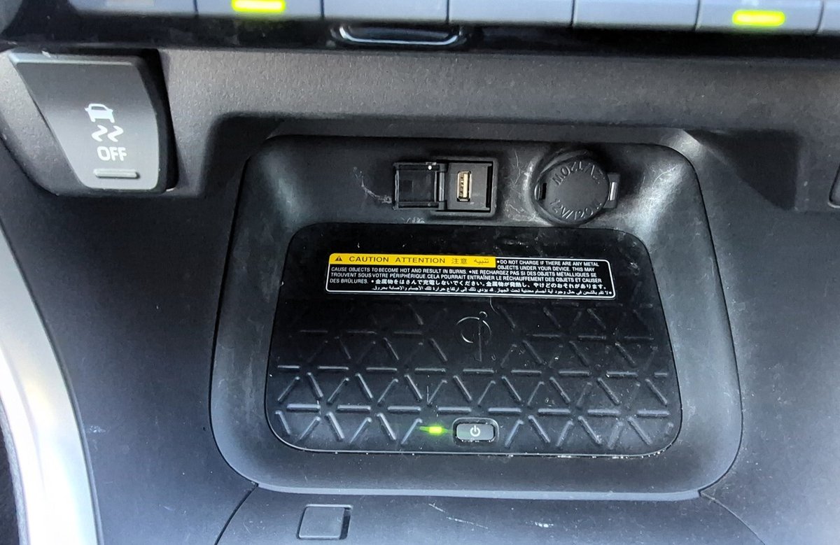 2021 Toyota RAV4 image 23
