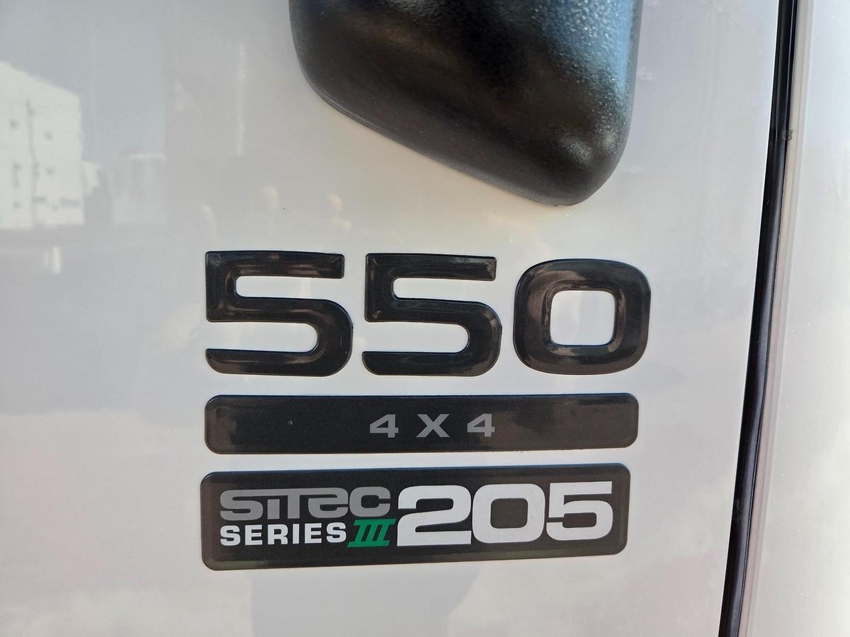 2014 Isuzu Fss550 4X4 Service Body/Crane Combo image 8