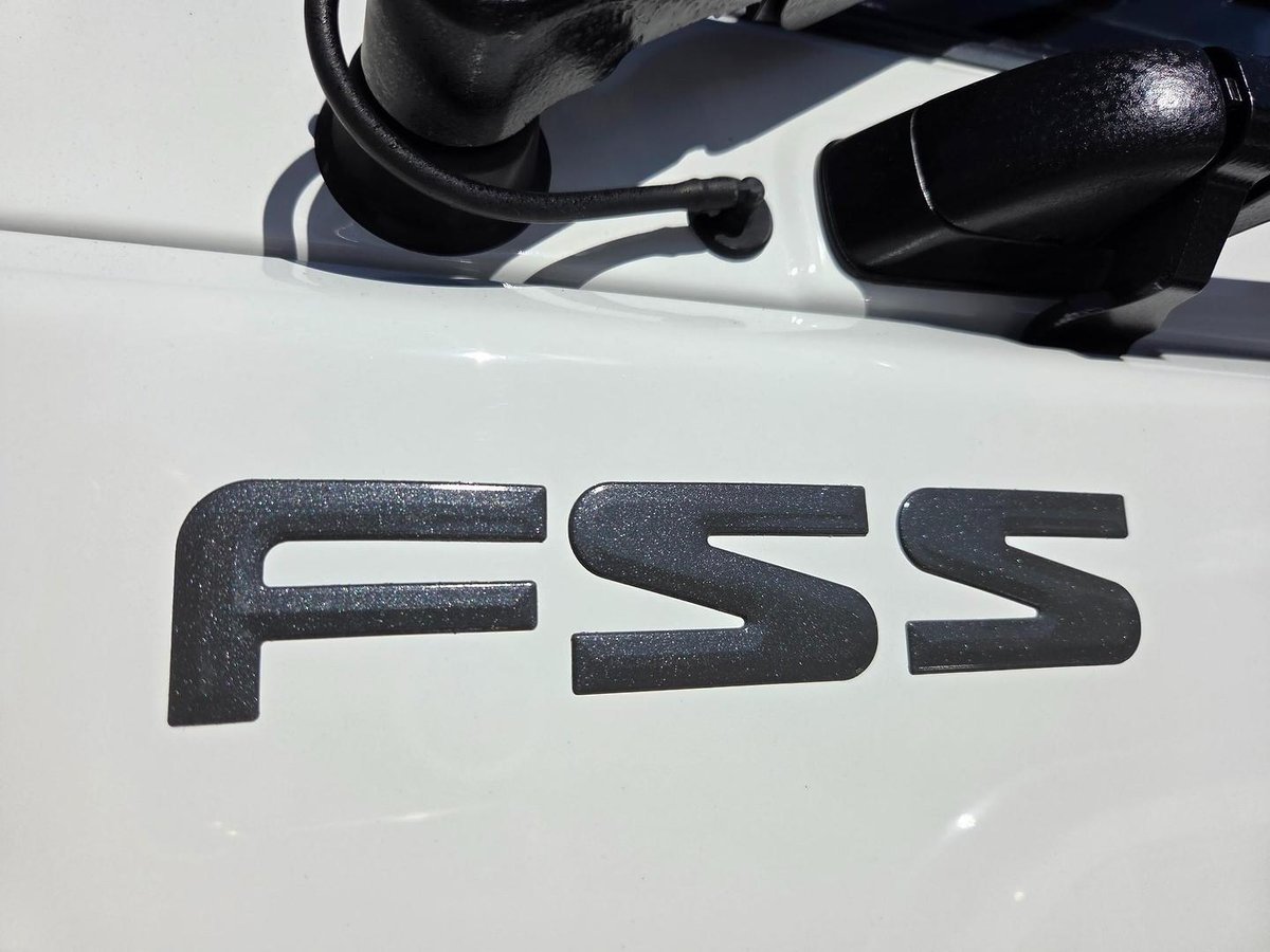 2014 Isuzu Fss550 4X4 Service Body/Crane Combo image 3