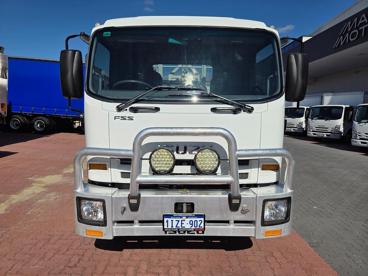 2014 Isuzu Fss550 4X4 Service Body/Crane Combo image 14