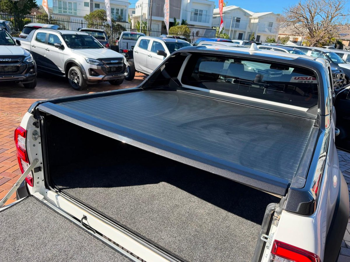 2023 Toyota Hilux Rogue GUN126R 4X4 Dual Range image 16