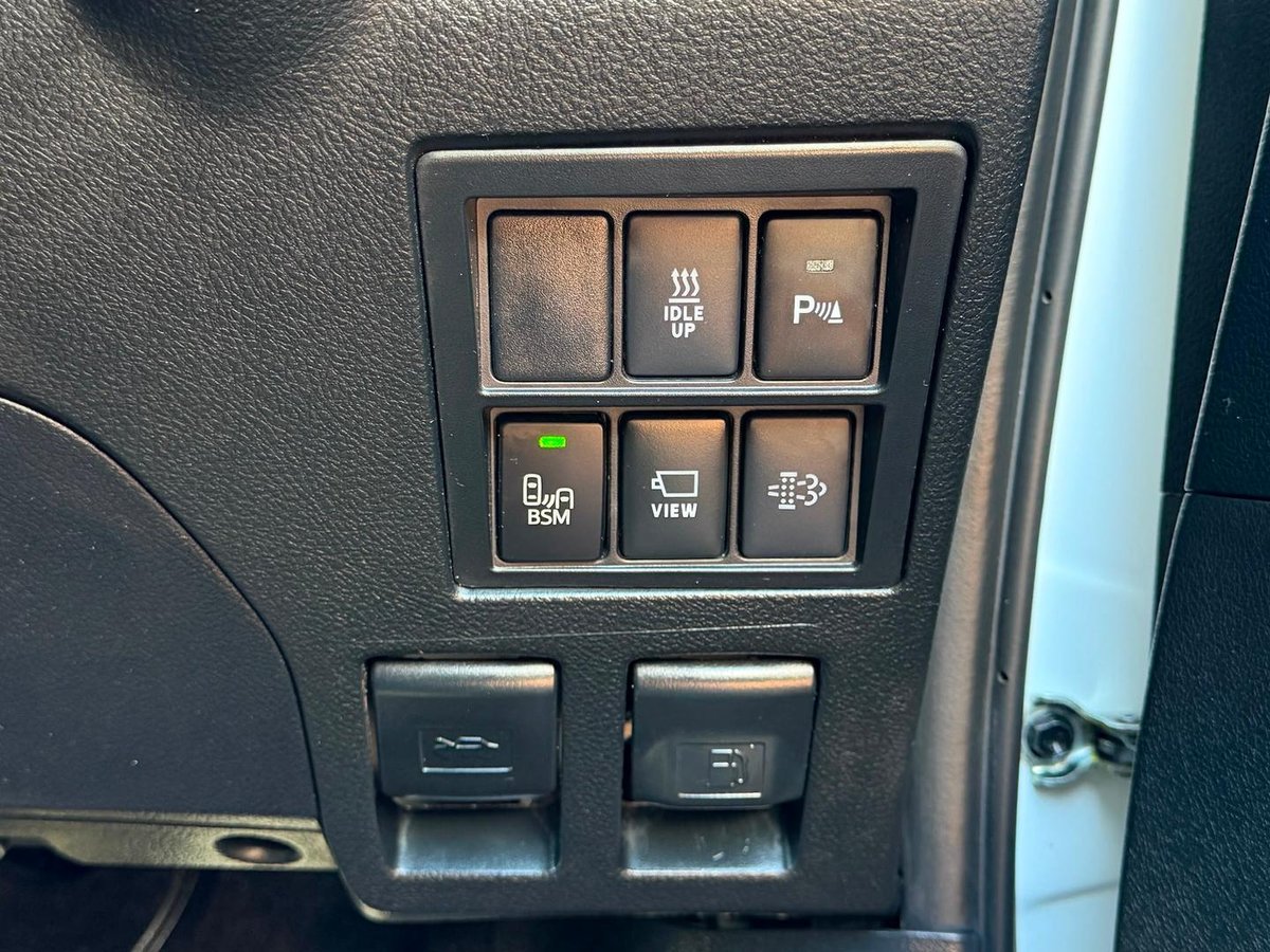 2023 Toyota Hilux Rogue GUN126R 4X4 Dual Range image 35