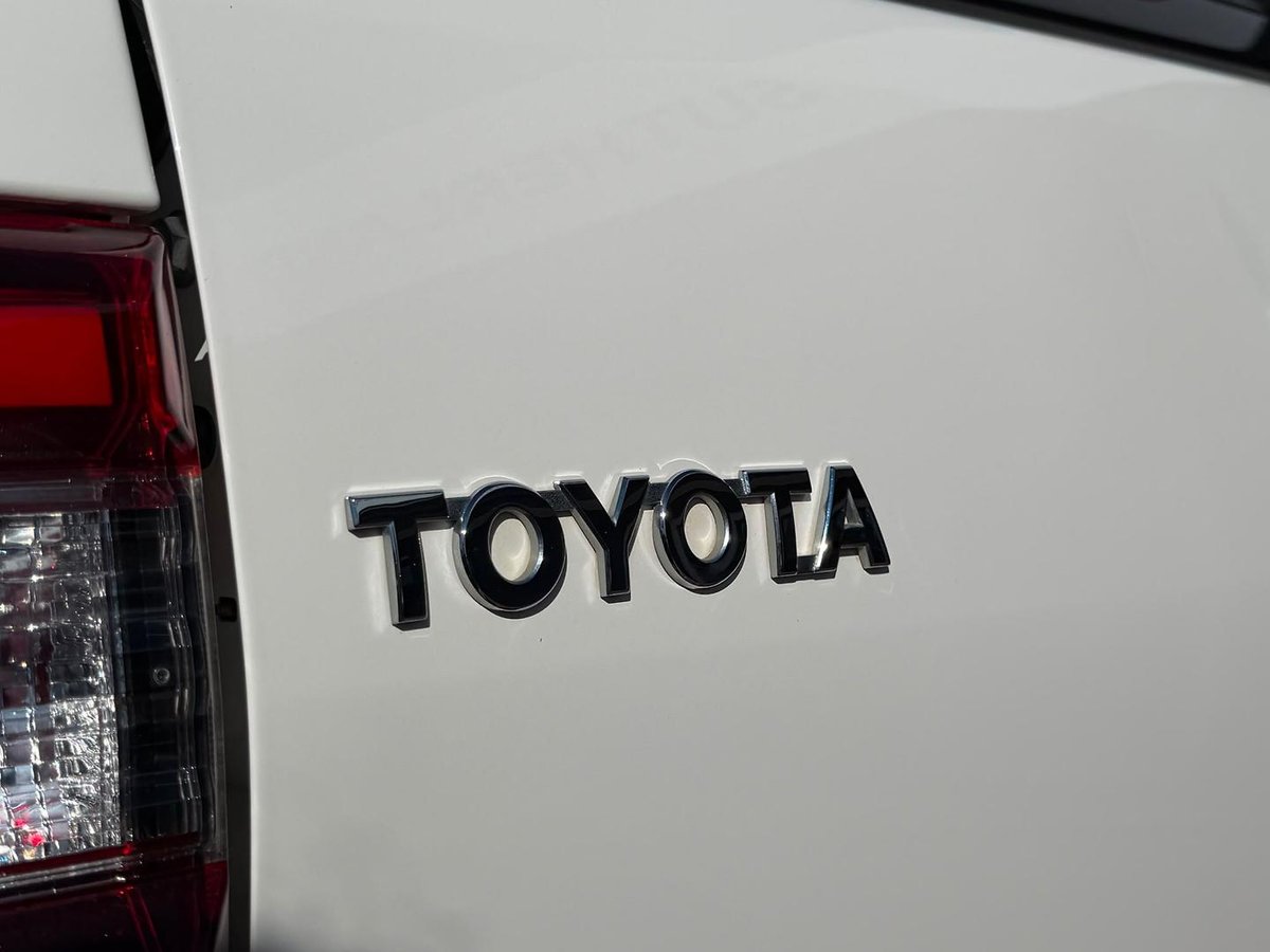 2023 Toyota Hilux Rogue GUN126R 4X4 Dual Range image 11