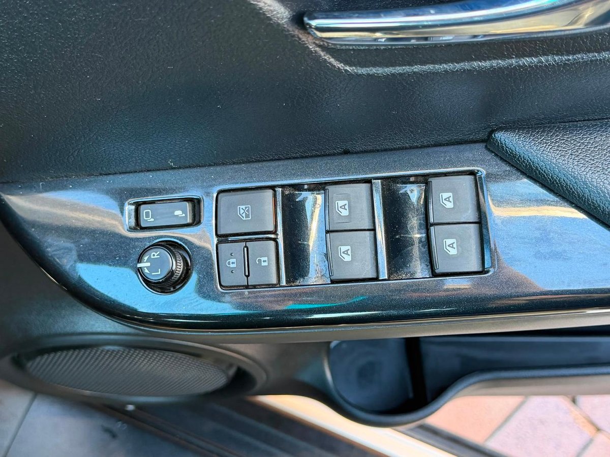 2023 Toyota Hilux Rogue GUN126R 4X4 Dual Range image 21
