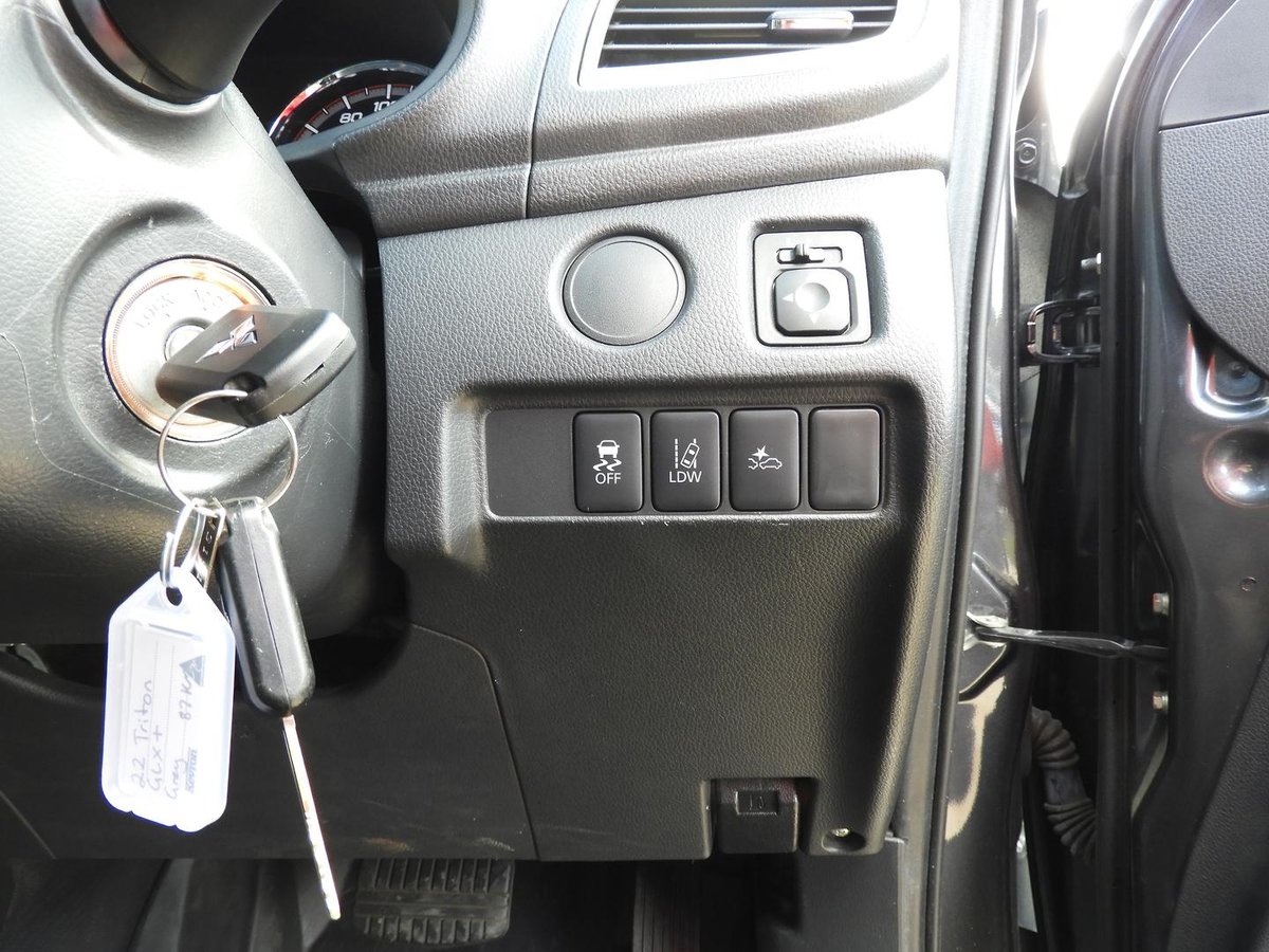 2022 Mitsubishi Triton GLX+ MR MY22 4X4 Dual Range image 11