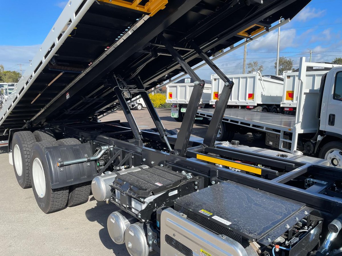 2026 Isuzu F Series FYJ 320-355 AT R67 image 15