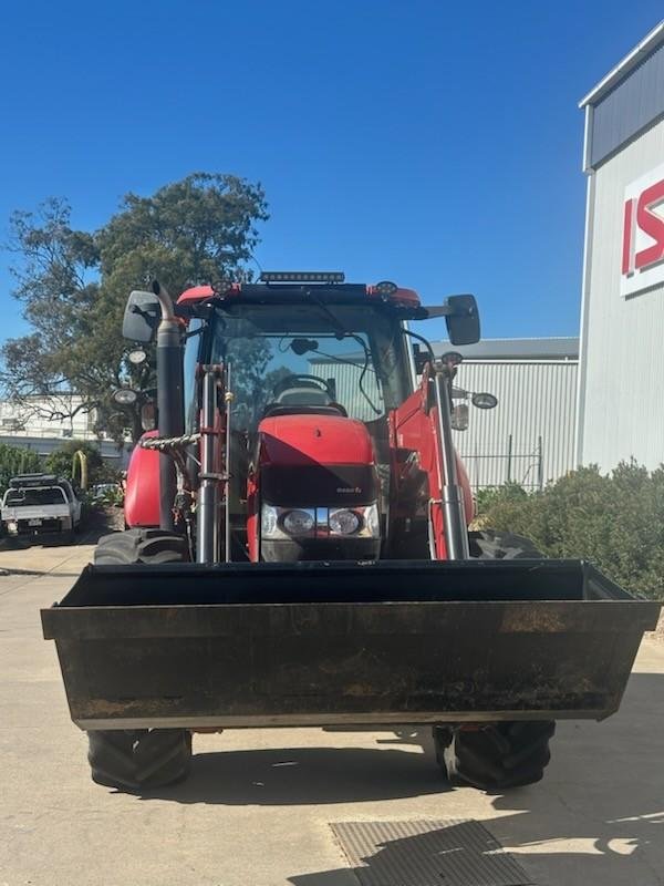 CASE IH Maxxum 140 image 9