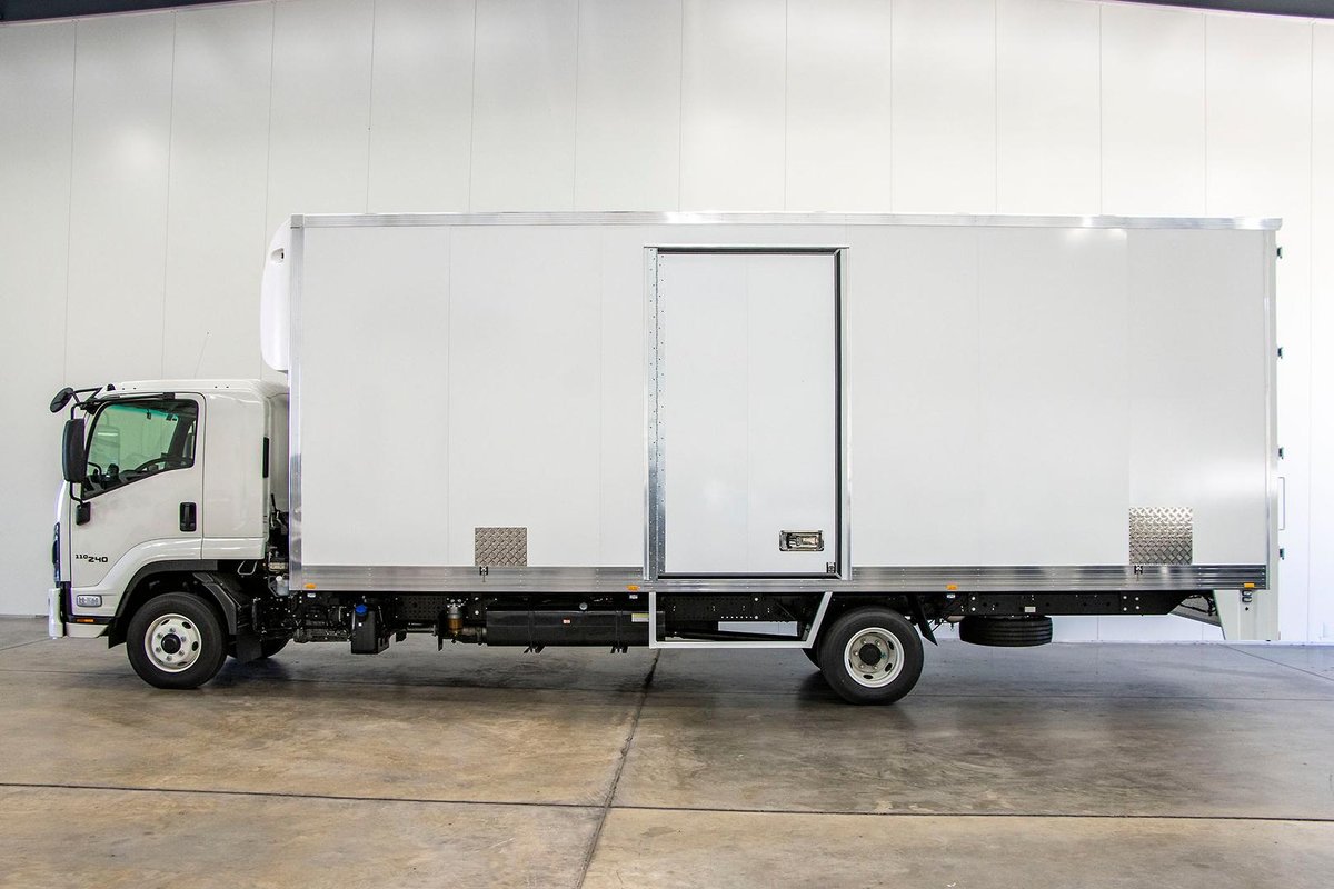 2025 Isuzu F Series FRR 110-240 AM R56 image 4