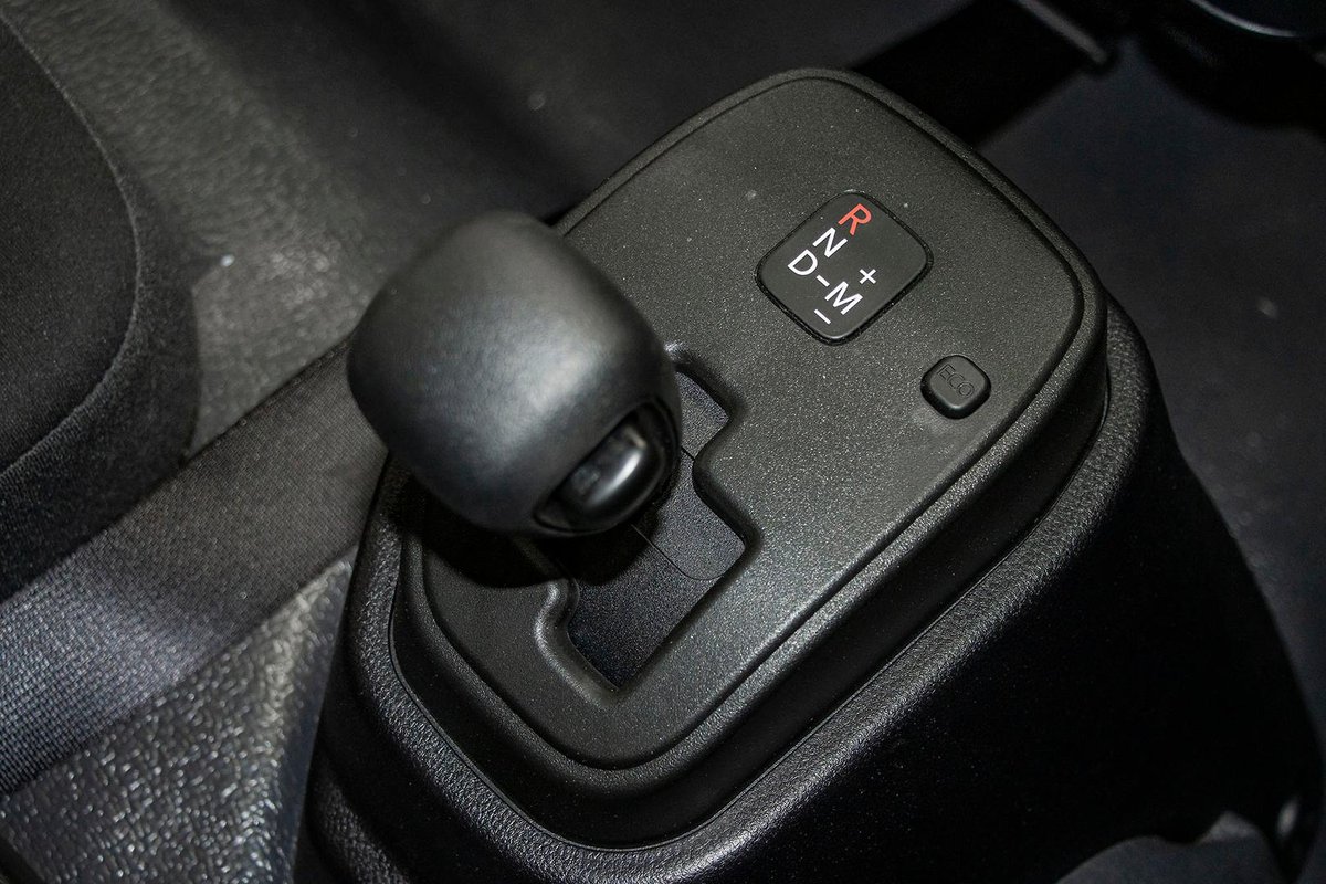 2025 Isuzu F Series FRR 110-240 AM R56 image 11