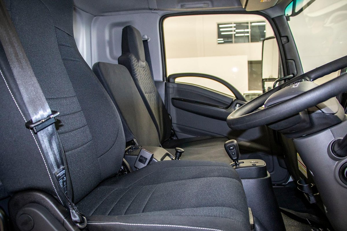 2025 Isuzu F Series FRR 110-240 AM R56 image 8