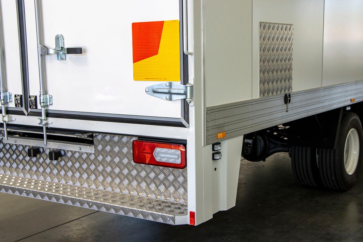 2025 Isuzu F Series FRR 110-240 AM R56 image 19