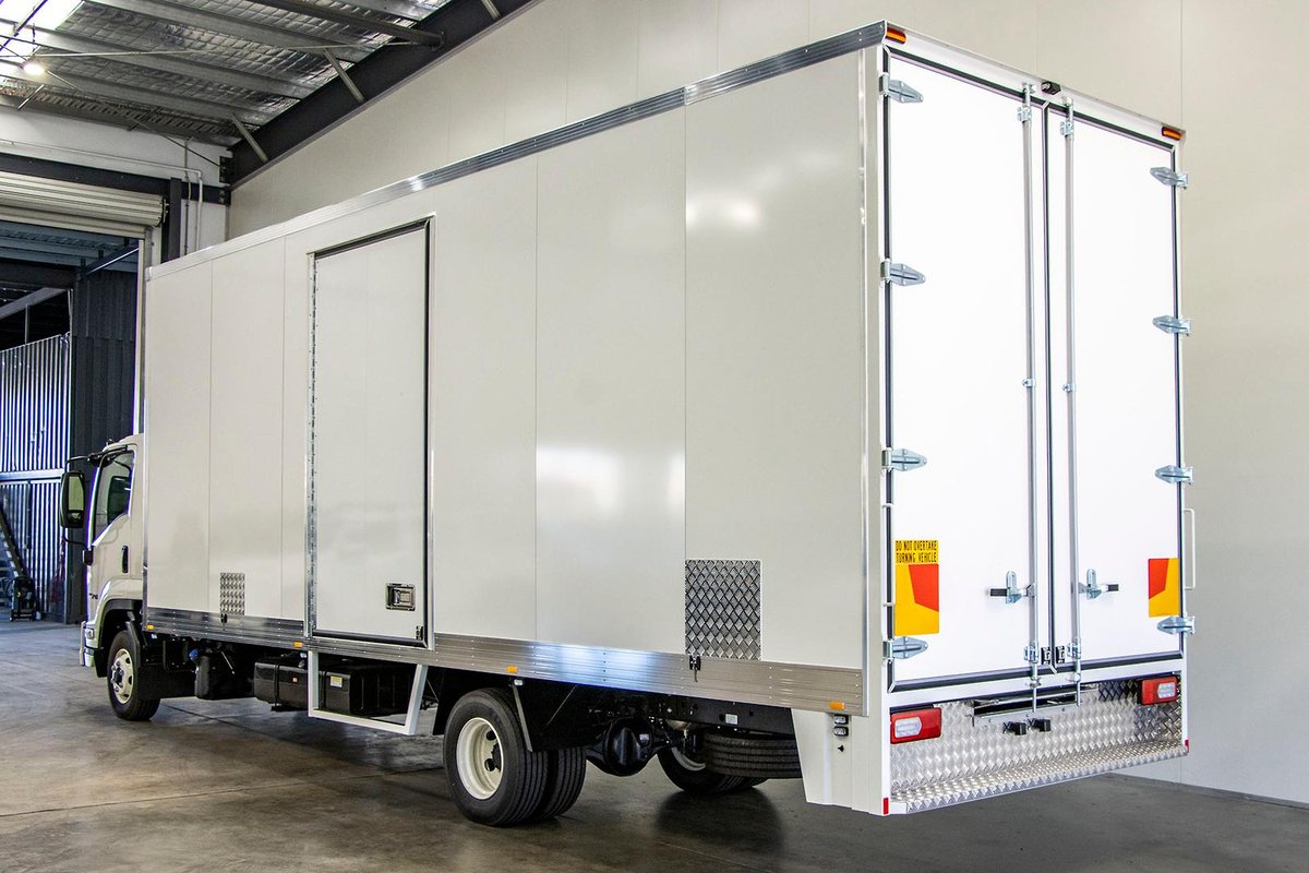 2025 Isuzu F Series FRR 110-240 AM R56 image 2