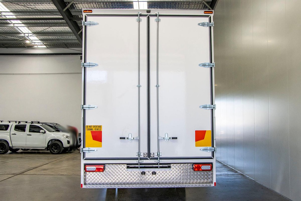 2025 Isuzu F Series FRR 110-240 AM R56 image 6