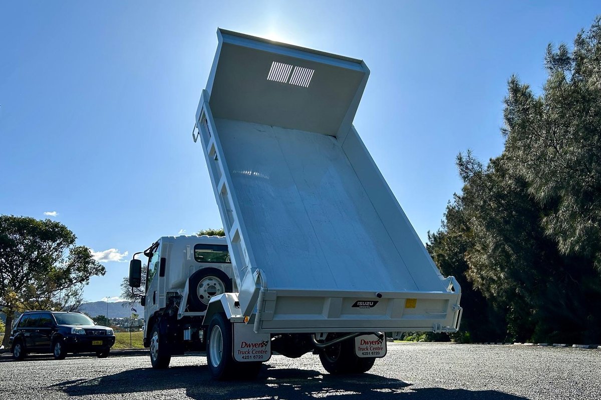 2026 Isuzu N Series NPR 45/65-175 DT D34 Tipper image 15