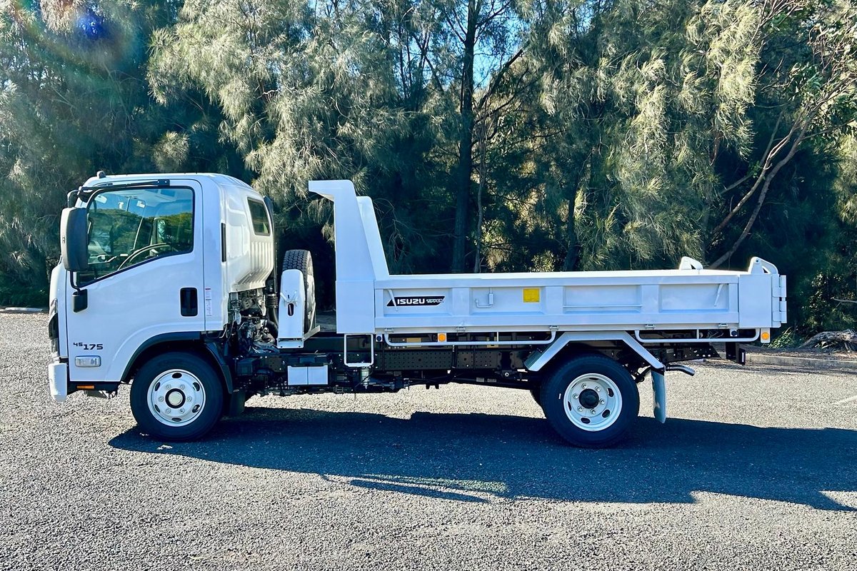 2026 Isuzu N Series NPR 45/65-175 DT D34 Tipper image 7