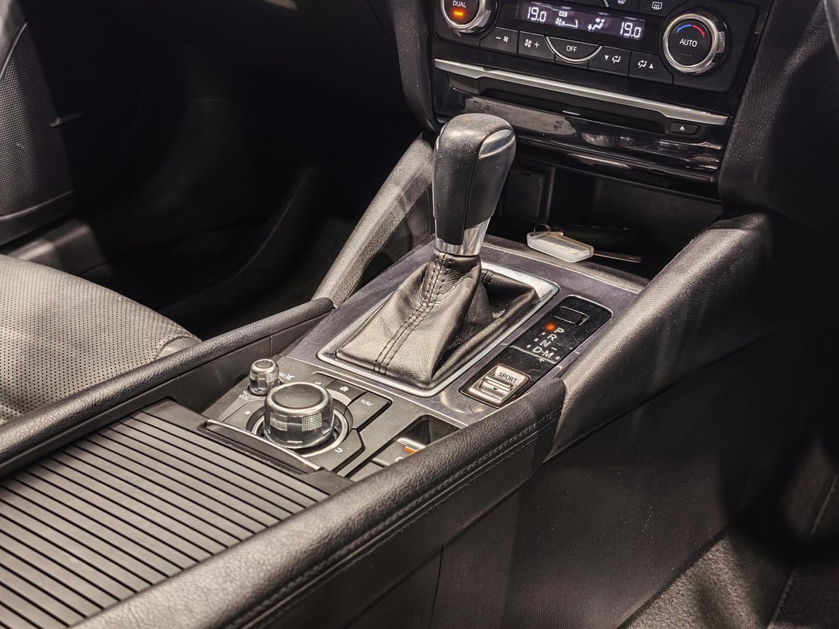 2018 Mazda 6 Touring GL Series image 14