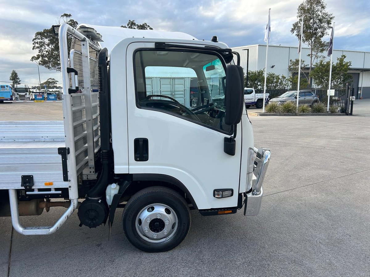2021 Isuzu N Series NPR 45/55-155 Tradepack image 11