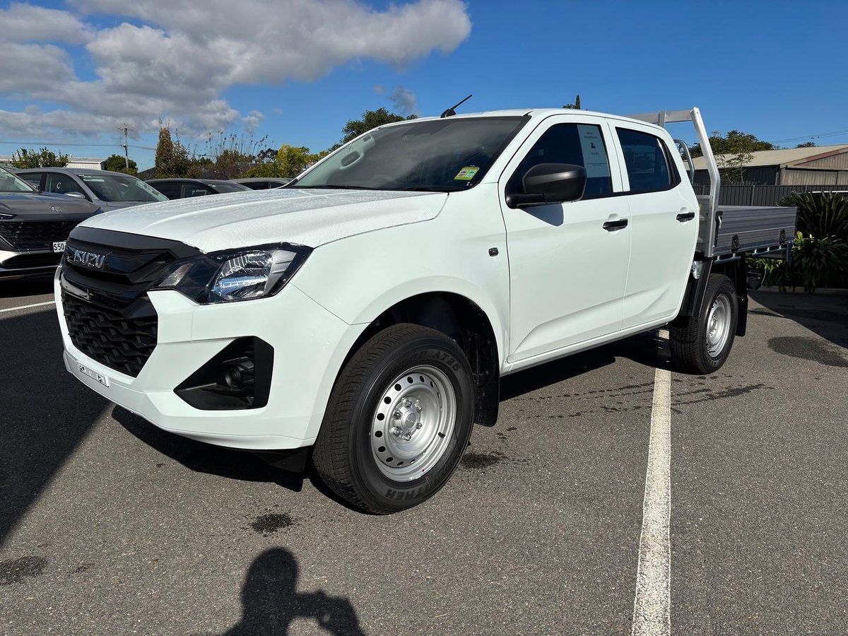 2026 Isuzu D-MAX SX High Ride MY25.5 4x2 image 8