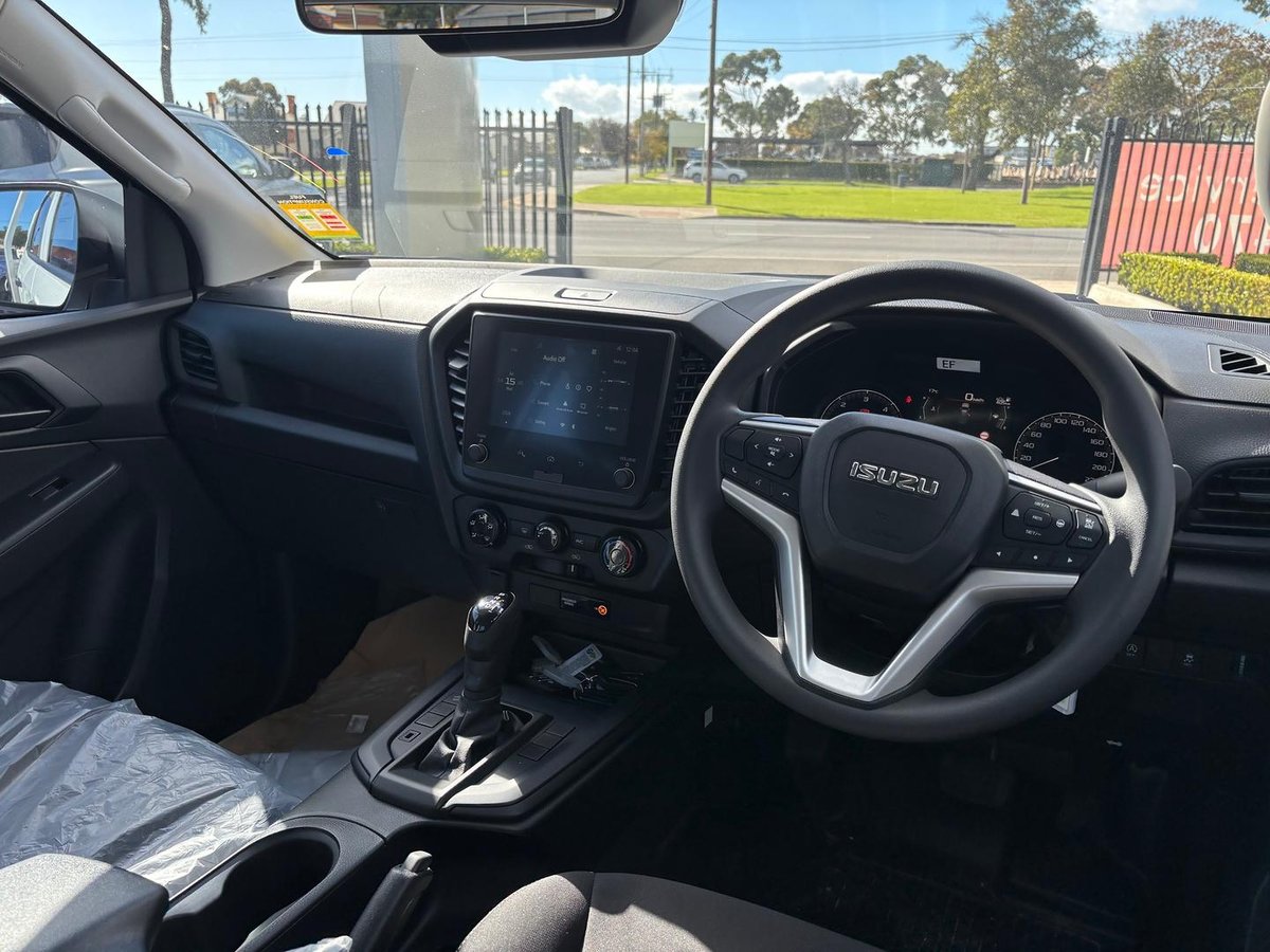 2026 Isuzu D-MAX SX High Ride MY25.5 4x2 image 18