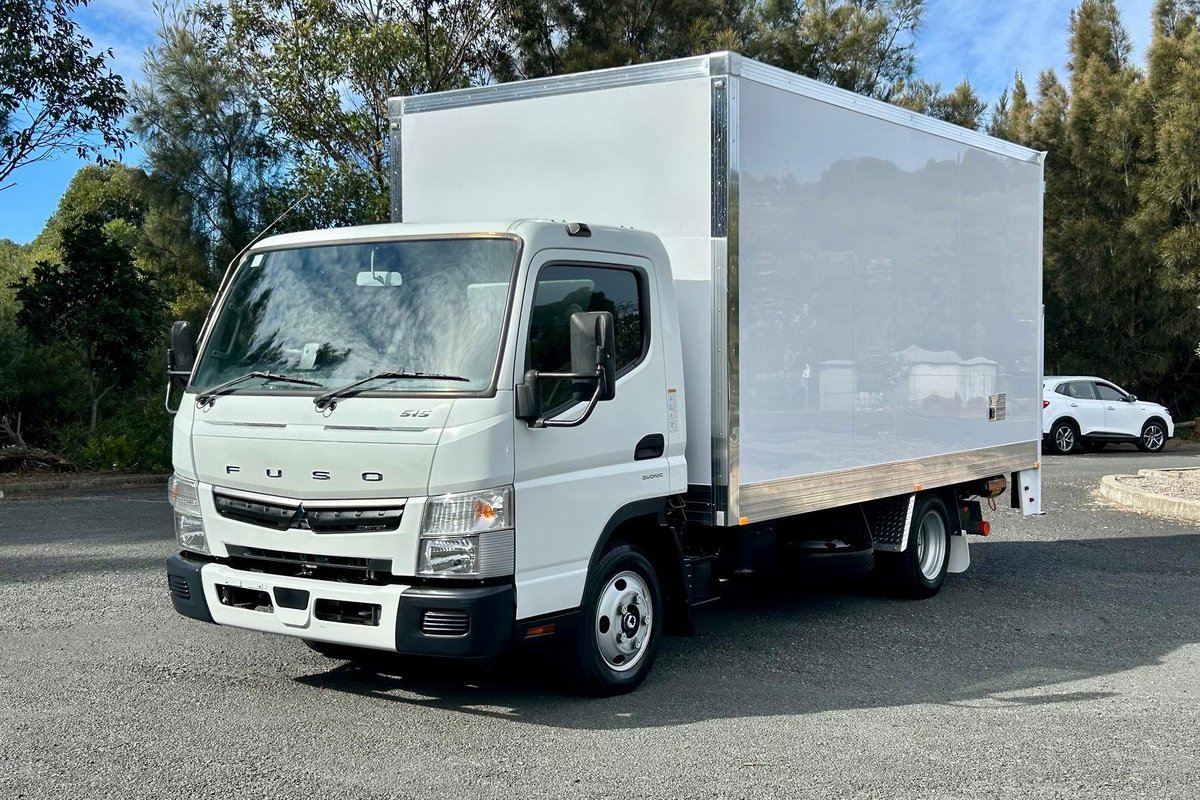2020 Fuso Canter 515 image 7