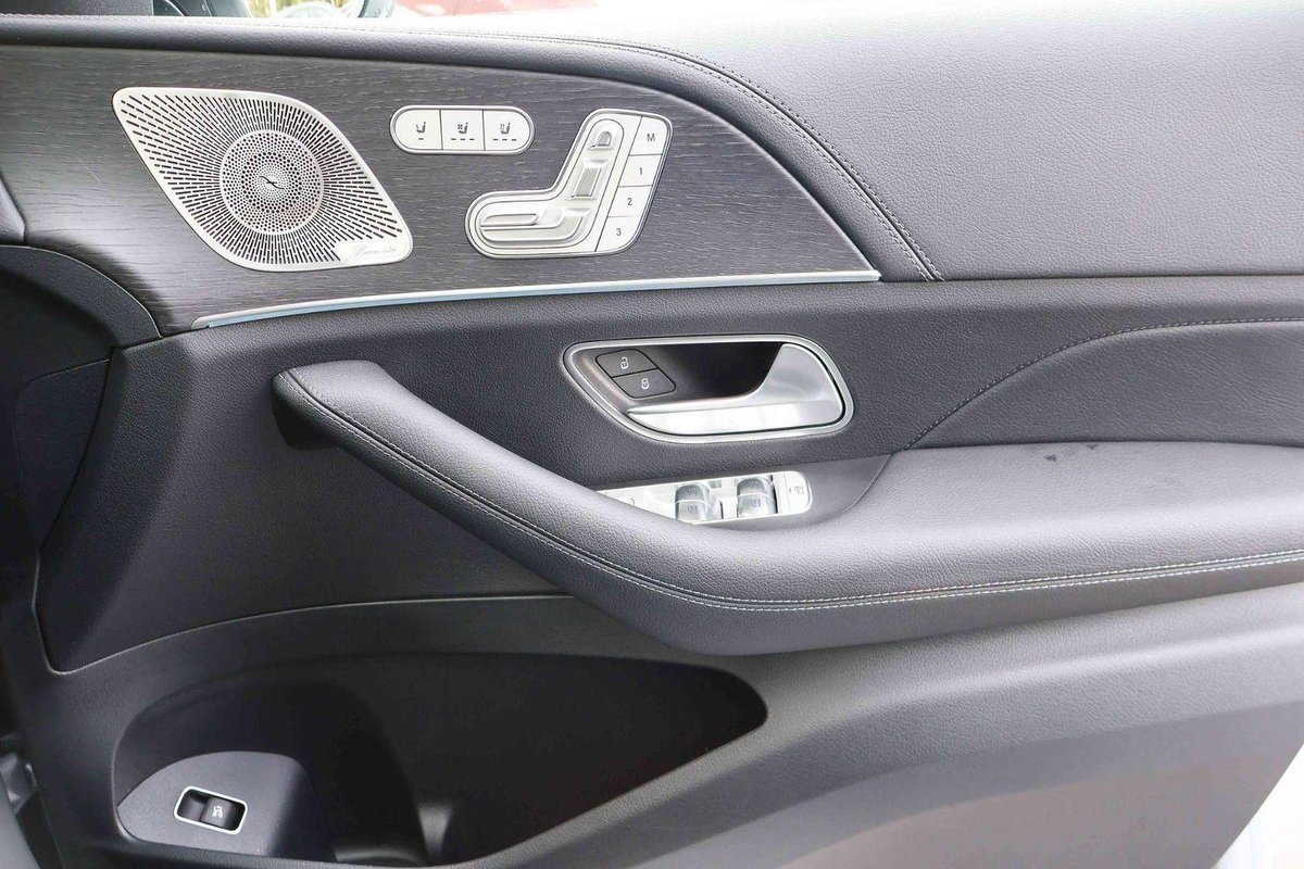 2025 Mercedes-Benz GLS-Class GLS450 d X167 Four Wheel Drive image 12
