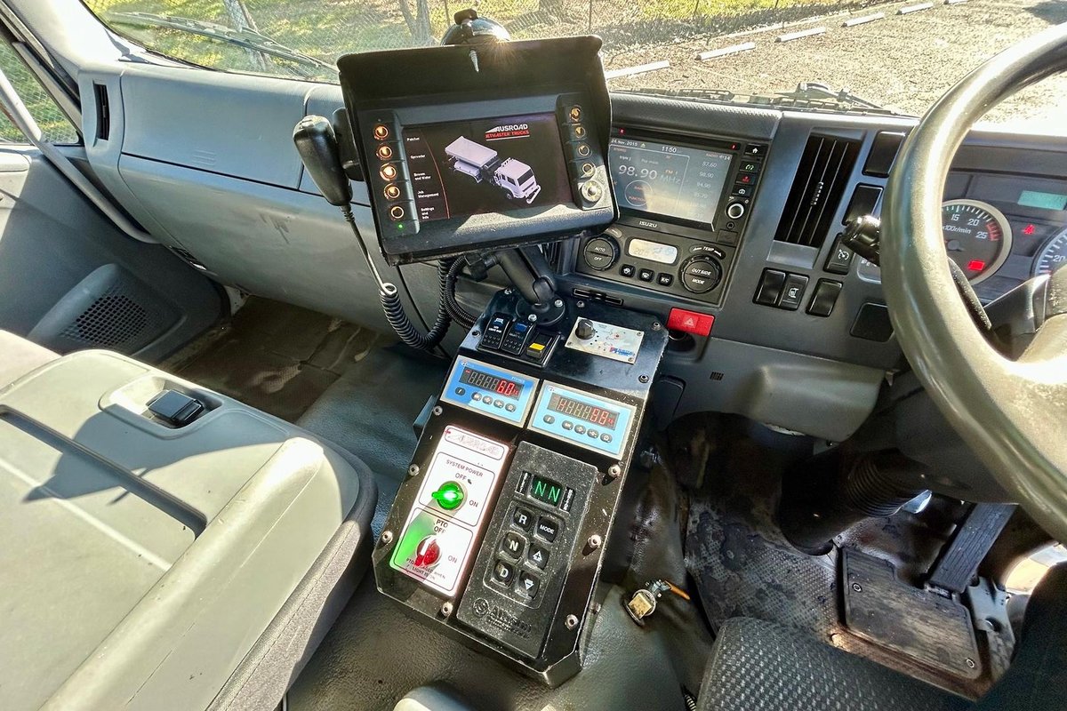 2017 Isuzu F Series FXZ 1500 image 27