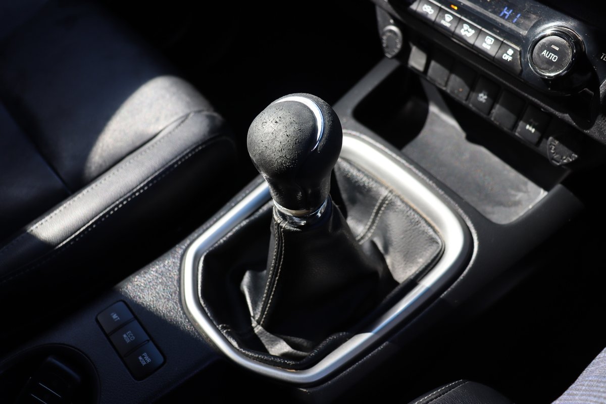 2017 Toyota Hilux SR5 GUN126R 4X4 Dual Range image 12