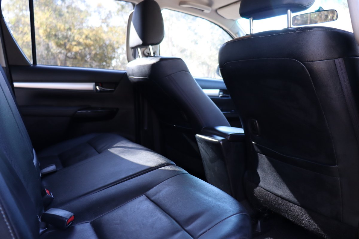 2017 Toyota Hilux SR5 GUN126R 4X4 Dual Range image 19