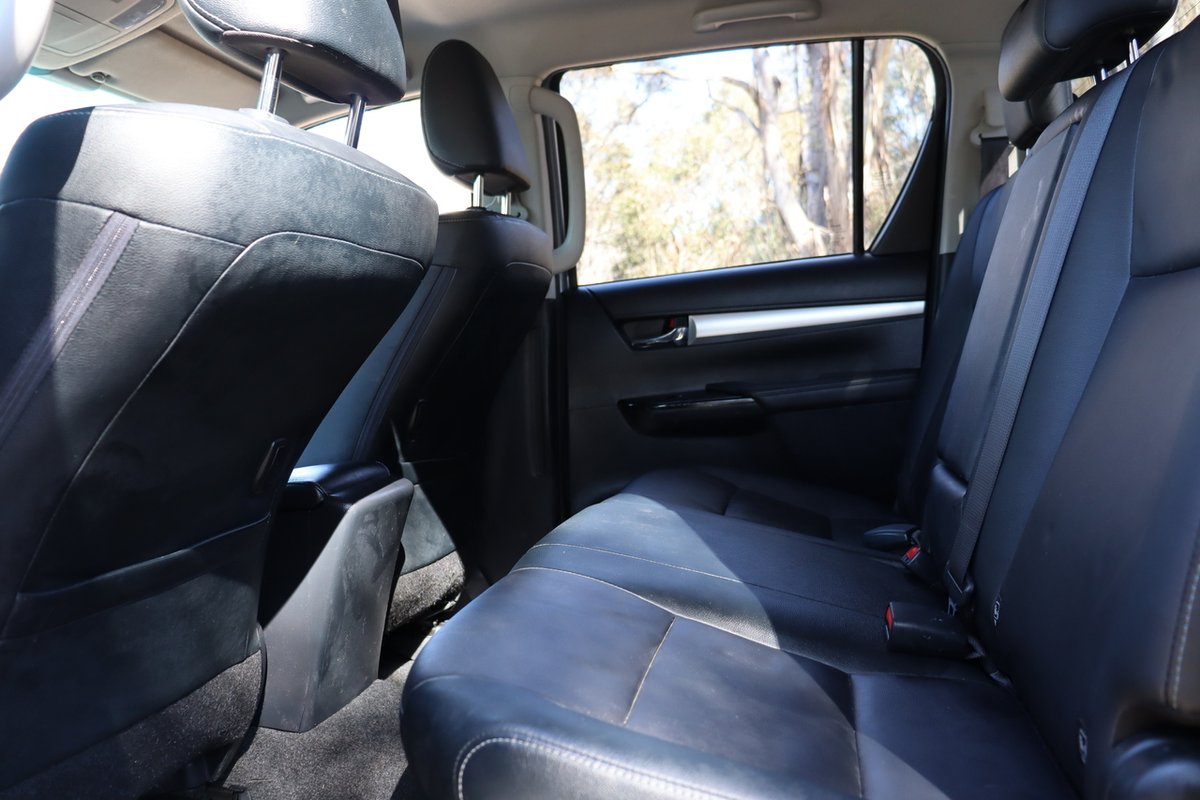 2017 Toyota Hilux SR5 GUN126R 4X4 Dual Range image 21
