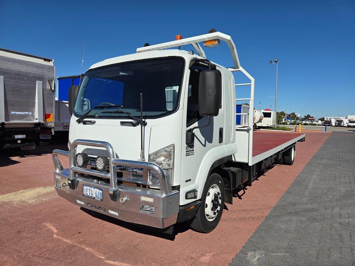 2015 Isuzu Fsr850 Auto 8 Ton Tray And Rops image 5